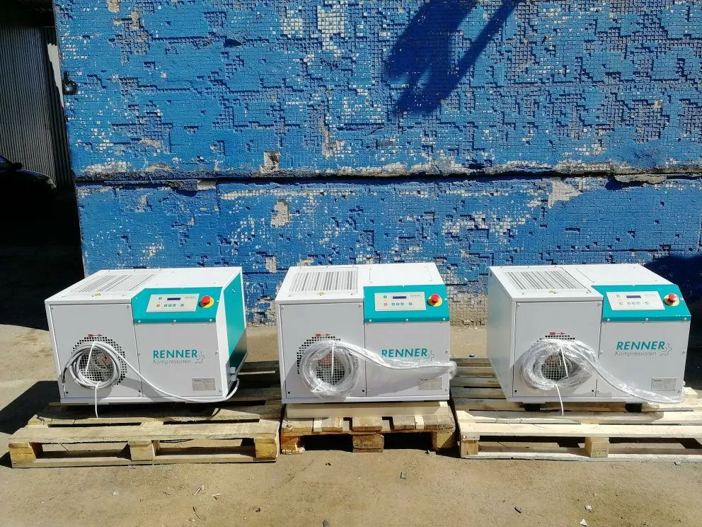 картинка Винтовой компрессор RENNER RS-B 7,5 10 бар для Деревообработка Судостроительство Машиностроение Сталеобрабатывающая промышленность Металлообработка