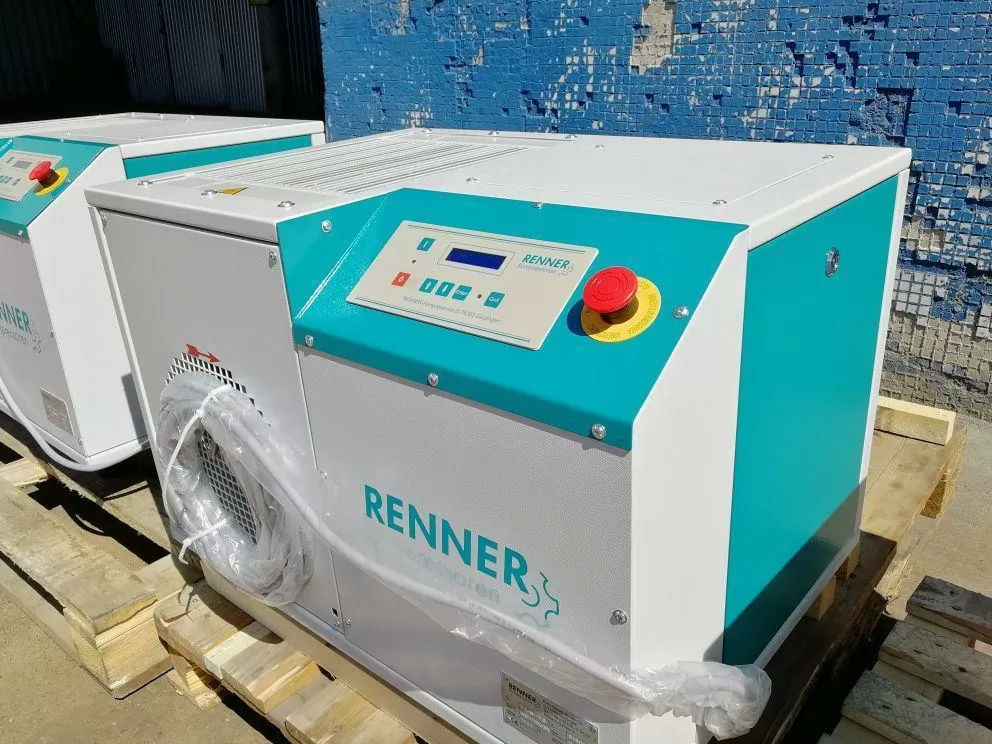 картинка Винтовой компрессор RENNER RS-B 7,5 10 бар для Деревообработка Судостроительство Машиностроение Сталеобрабатывающая промышленность Металлообработка